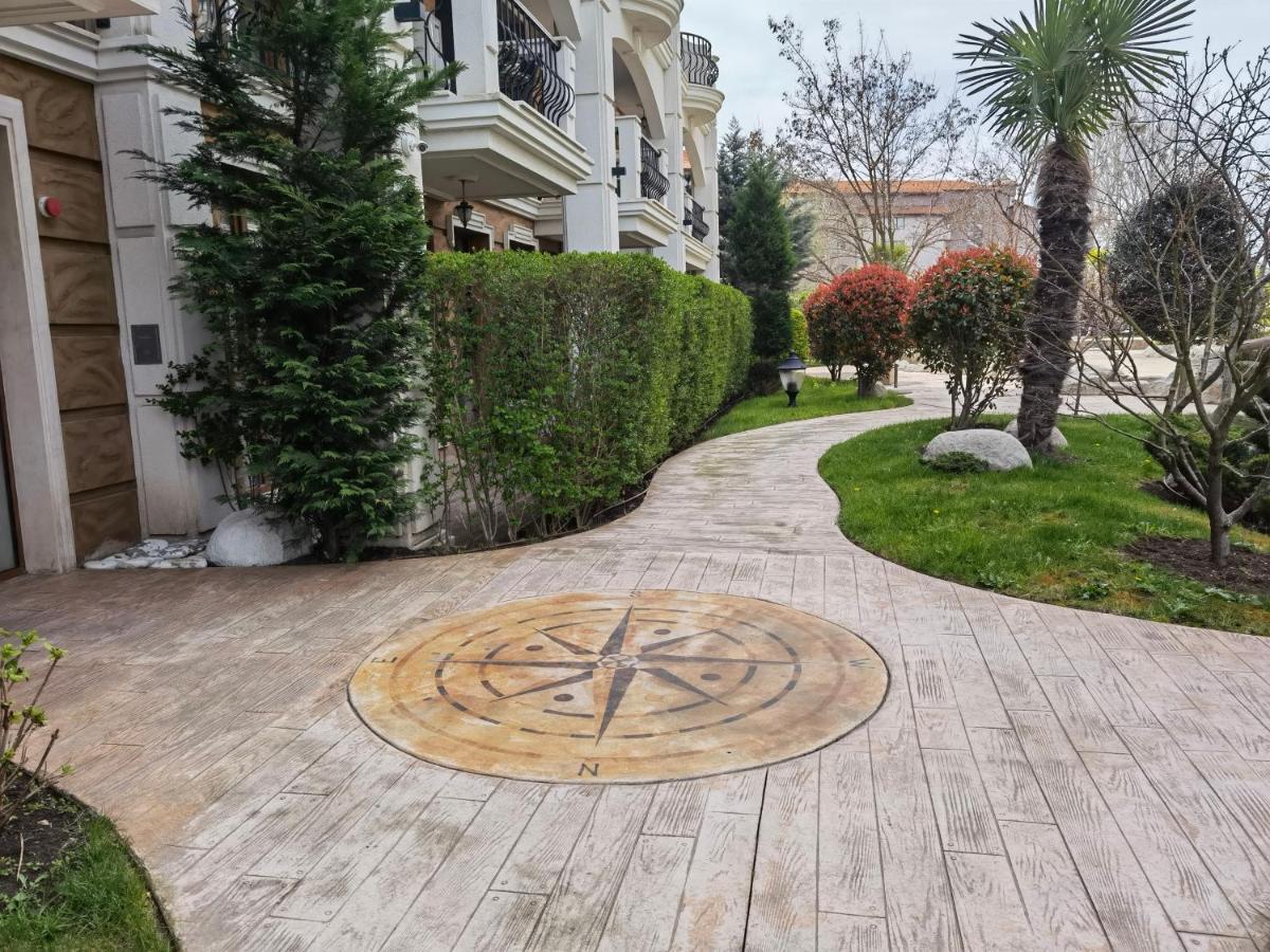 Harmony Suitеs Apartment Slăntjev Brjag Exteriör bild