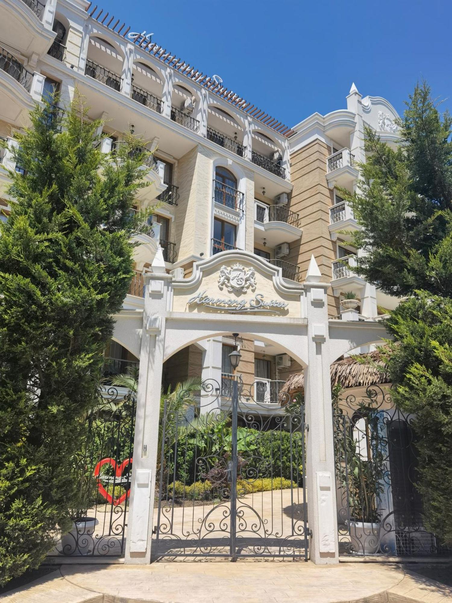 Harmony Suitеs Apartment Slăntjev Brjag Exteriör bild